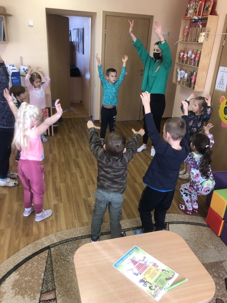 Fizinio aktyvumo pamokėlės vaikų darželiuose „Buratinas“ ir „Žiogelis“